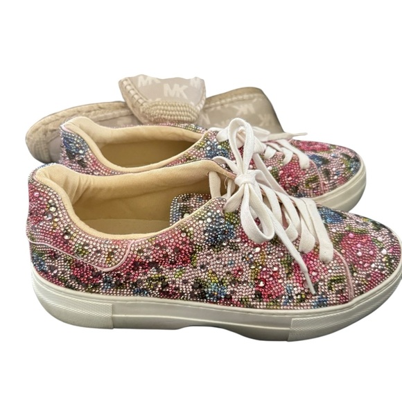 Betsey Johnson Sidny Rhinestone Floral Sneakers Size 8.5 EUC - Picture 5 of 7